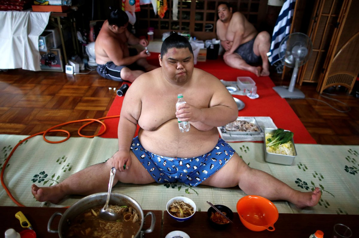 Pesumo makan