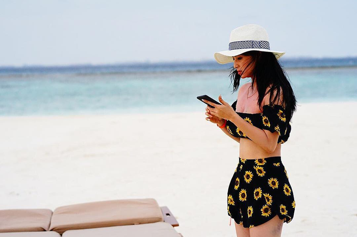 Dewi Perssik yang kerap menjadi sorotan netizen.