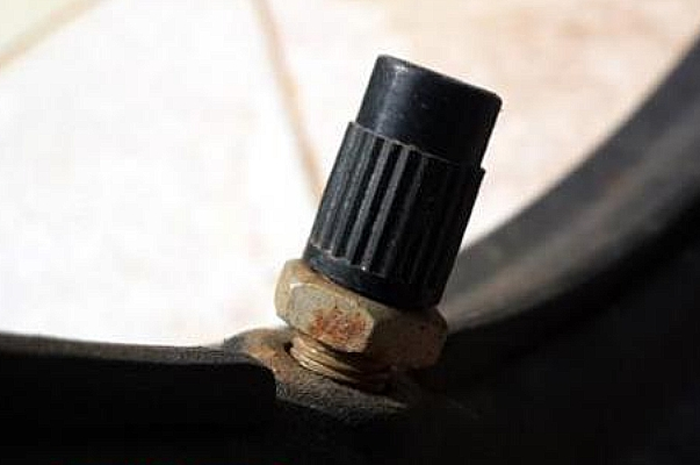 Tutup pentil motor