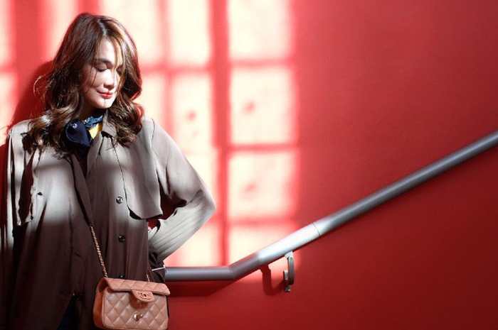 Luna Maya dalam balutan kaftan dress