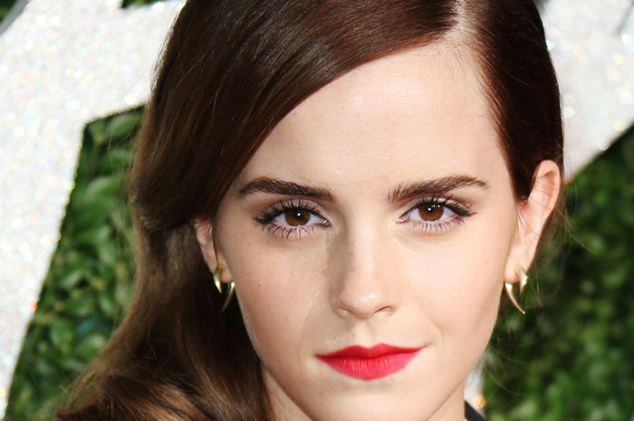 Emma watson deep side part