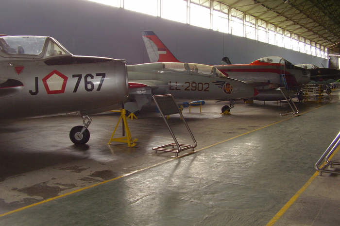 Terdiri atas 7 Piper Cub, delapan Harvard, 36 Dakota, 25 pembom B-25 Mitchel, 12 pesawat angkut Lockheed (L-12), dan 28 pesawat pemburu P-51 Mustang.