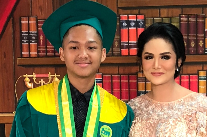 Krisdayanti dan Azriel Hermansyah 