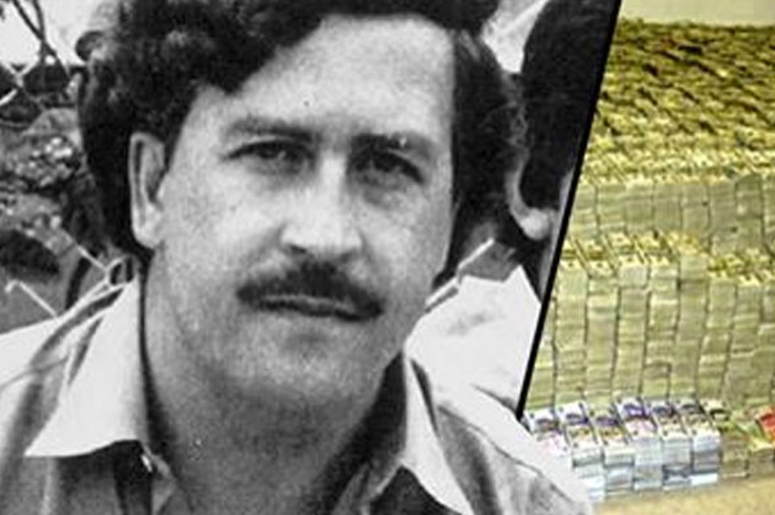 Nicolás Escobar mengatakan kepada media Kolombia menunjukkan di mana dapat 'mencari' uang di apartemen tempat dia tinggal di kota Medellín.