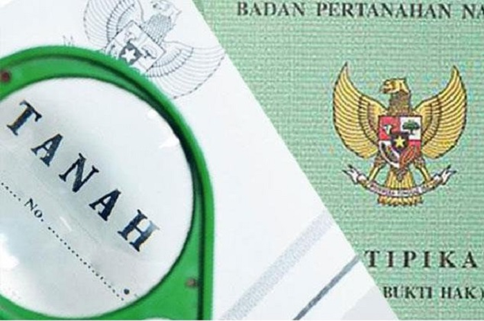 Seorang nenek ditipu oleh tetangganya sendiri. Tanahnya yang luas dibeli sangat murah. Kekurangannya dimanfaatkan oleh tetangganya tersebut.