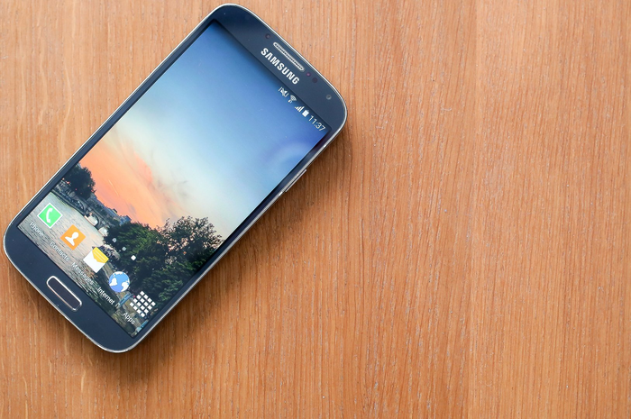 ilustrasi smartphone Samsung Galaxy S4