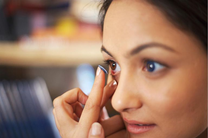 menggunakan softlens