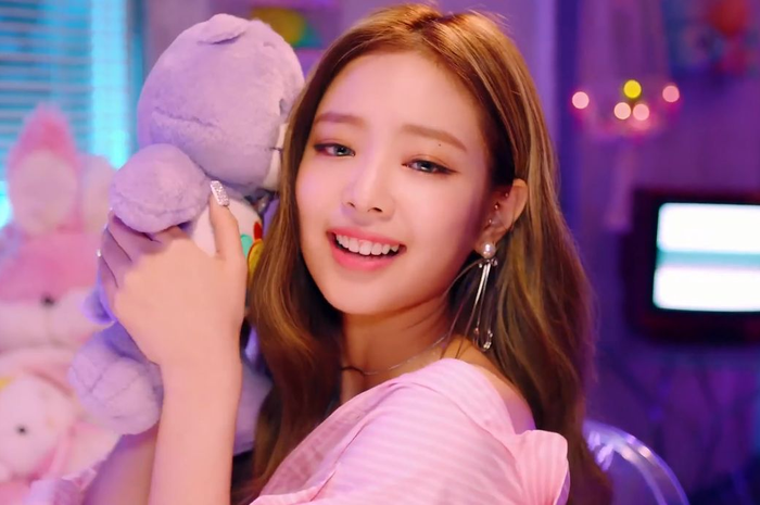 Jennie 'BLACKPINK'