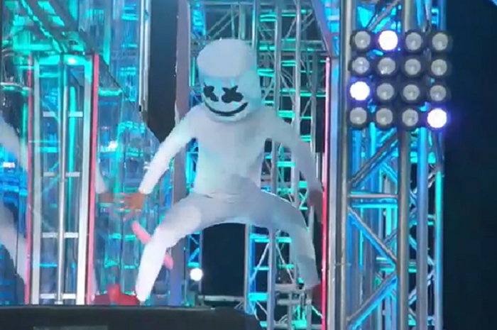 DJ Marshmello di American Ninja Warrior