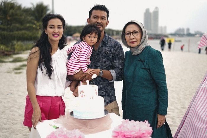 Atiqah Hasiholan, Rio Dewanto, Salma dan Ratna Sarumpaet