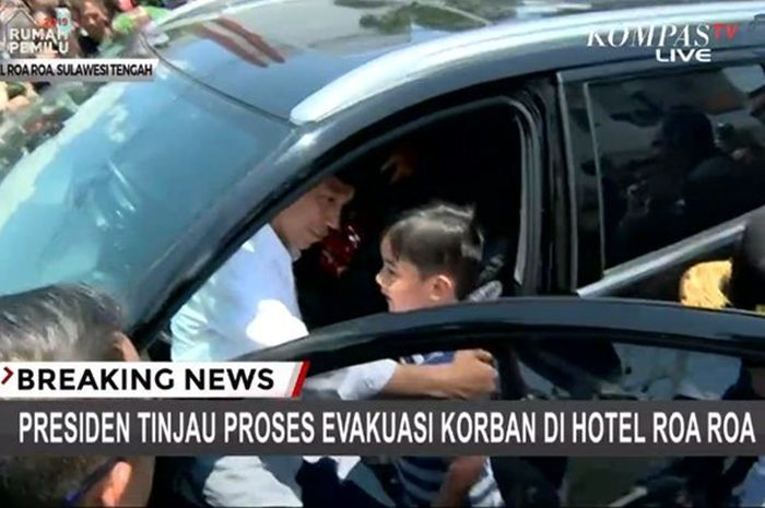 Ini momen bocah yang pengen ikut naik mobil bareng Jokowi