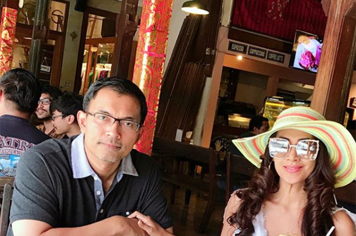 Diah Permatasari dan sang suami, Anton Wahyu