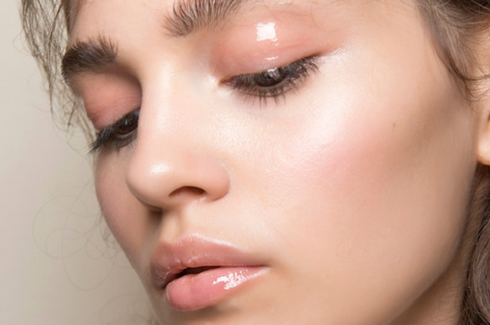 glossy eyeshadow