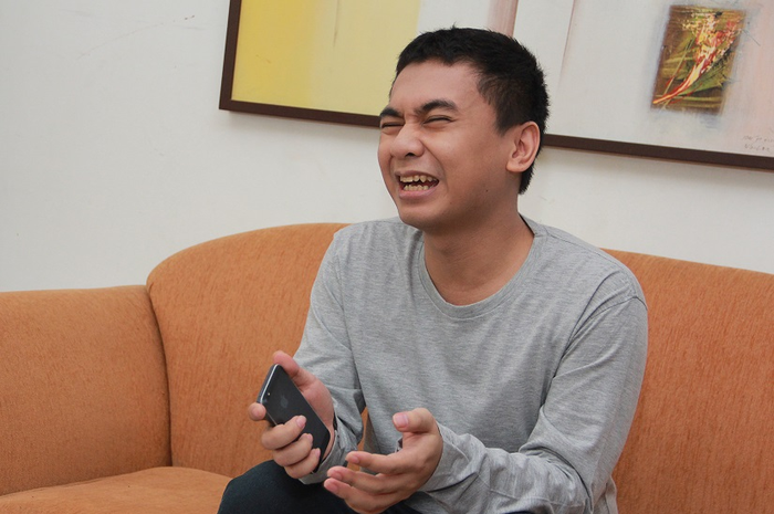 Pakai Batik Ratusan Juta, Isi Amplop Kondangan Raditya Dika Kebongkar 