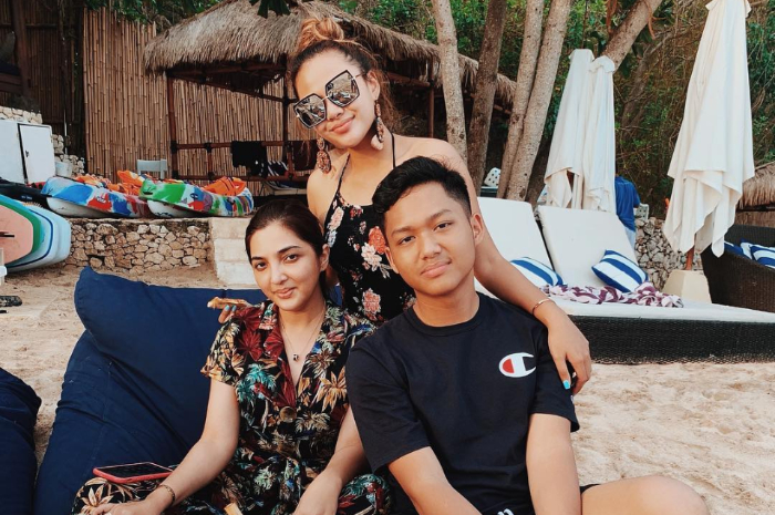 Fotonya Bersama Azriel dan Aurel Hermansyah bareng Ashanty
