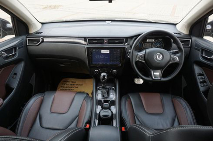 Ilustrasi Audio di Dalam Mobil