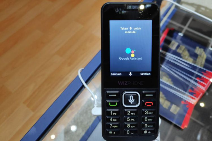 Ponsel fitur Wizphone dengan fitur Google Assistant.