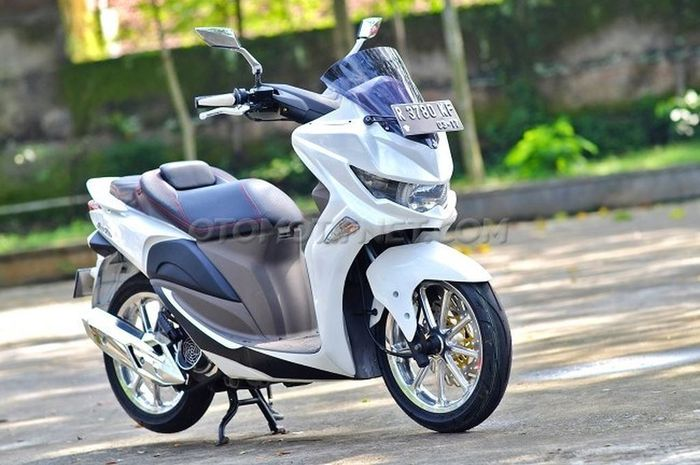 Honda Spacy mendadak jadi Maxi Yamaha.