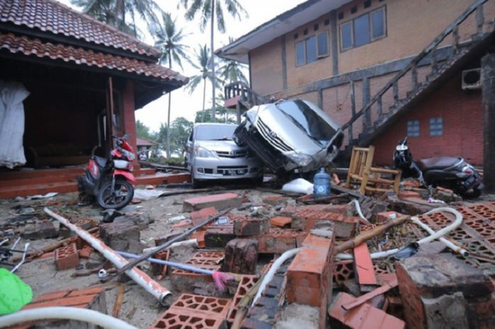 Kerusakan akibat Tsunami Anyer, Banten.