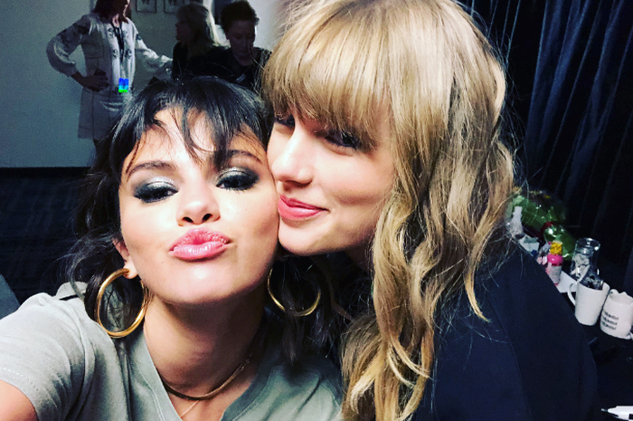 Selena Gomez dan Taylor Swift
