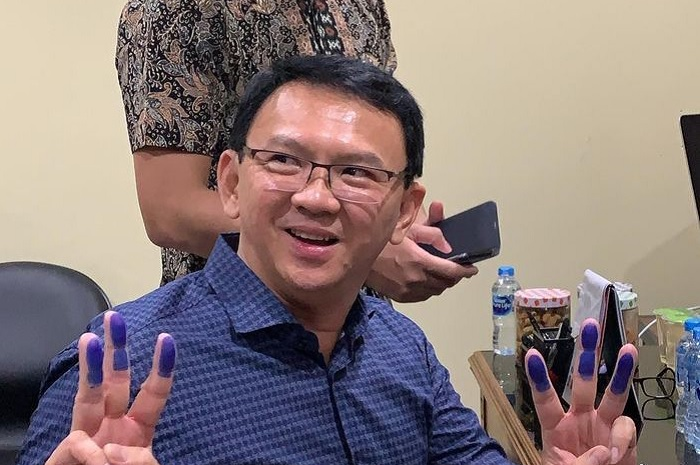 Basuki Tjahaja Purnama alias Ahok ketika mengurus administrasi kebebasannya.