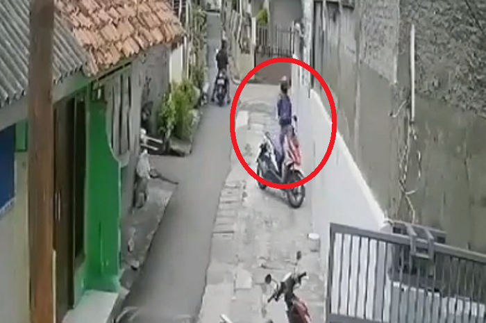 Maling motor kabur setelah kepergok warga