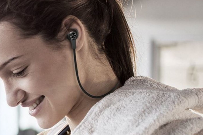 Cara membersihkan earphone