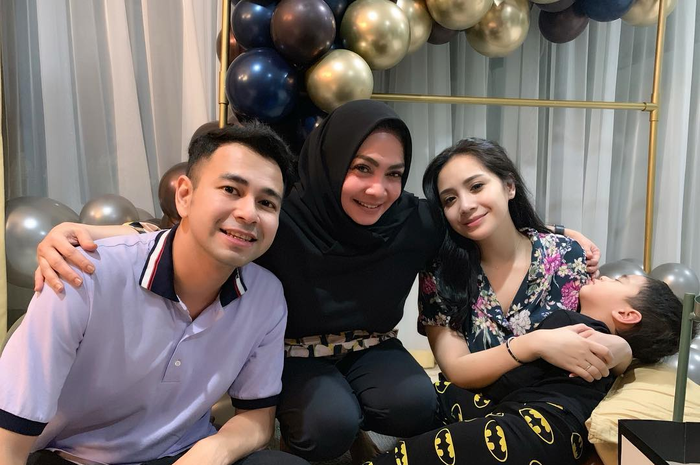 Nagita Slavina, Raffi Ahmad dan Rieta Amilia