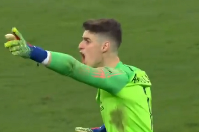 Kepa Arrizabalaga menolak diganti saat menghadapi Manchester City di final Carabao Cup, Minggu malam (24/2).