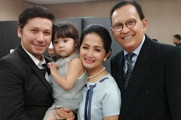 Terungkap ke publik, ternyata ibu kandung Gading Marten bukan Anna Maria, intip potretnya yang jarang tersorot kamera