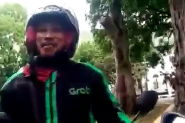 Driver ojol lupa membonceng penumpangnya