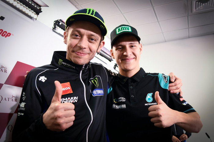 Valentino Rossi dan Fabio Quartaro. Gantikan Posisi Valentino Rossi di MotoGP 2021, Fabio Quartararo Bilang Begini