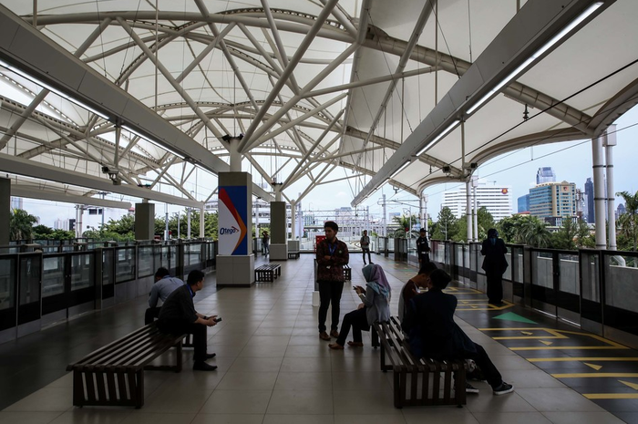 Suasana masyarakat saat mengikuti kegiatan uji coba kereta MRT fase 1 lintas Lebak Bulus-Bundaran Hotel Indonesia (HI) di Jakarta, Selasa (12/3/2019). Uji coba publik kereta MRT fase 1 dilakukan mulai 12-23 Maret 2019. Hingga 11 Maret, tercatat 184.738 orang yang mendaftar untuk mengikuti rangkaian 