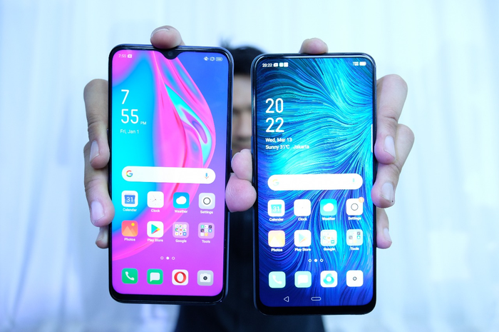 Tampilan desain OPPO F11 (kiri) dan F11 Pro (kanan) yang mirip