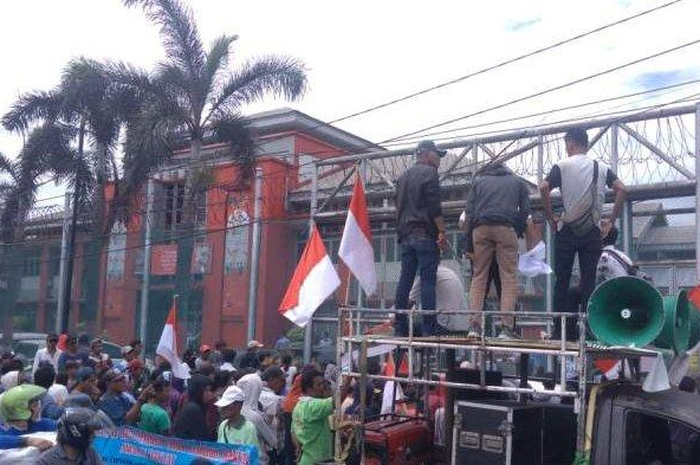 Aksi Demo Massa di Lapas Cipinang (18/3)