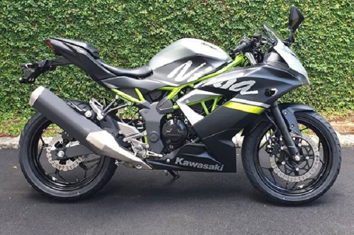 Kawasaki Ninja 250SL. Kawasaki Ninja 250SL Kondisi Baru Dijual Seharga Yamaha NMAX, Buruan Langsung Samperin ke Dealer