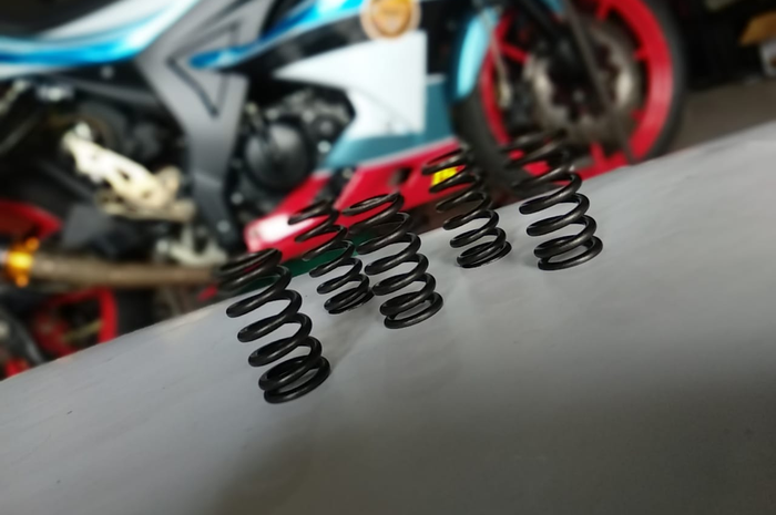 Substitusi per kopling Suzuki GSX 150 series pakai Suzuki Shogun 125 FL bisa lebih empuk