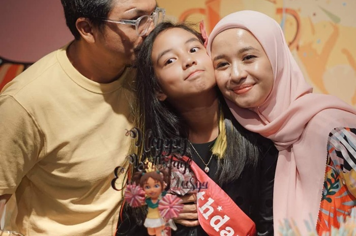 Aleesya bersama Engku Emran dan Laudya Cynthia Bella