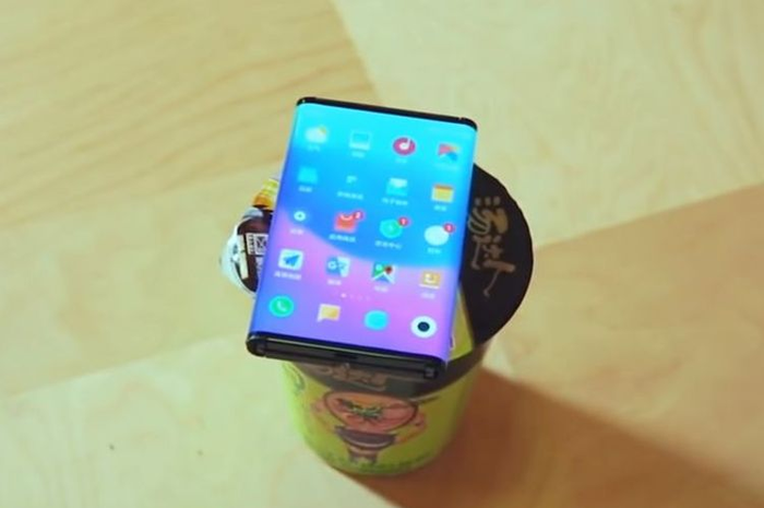 Ilustrasi ponsel lipat Xiaomi yang dipamerkan 