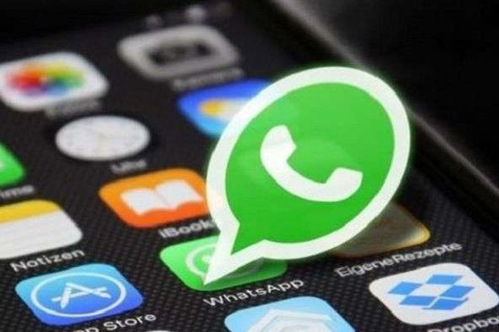 ilustrasi aplikasi Whatsapp 