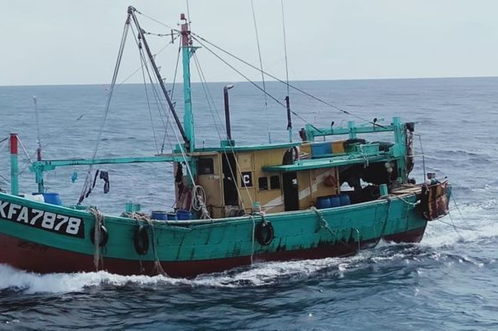 Kementerian Kelautan dan Perikanan (KKP) kembali berhasil menangkap kapal ikan asing (KIA) yang melakukan penangkapan ikan secara ilegal (illegal fishing) di Wilayah Pengelolaan Perikanan Negara Republik Indonesia (WPP-NRI). 6 KIA asing tersebut terdiri dari 4 KIA asal Vietnam dan 2 KIA asal Malaysi