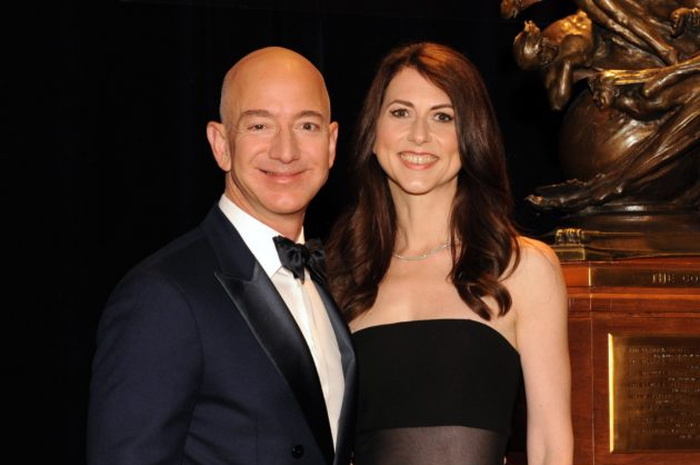Perceraian antara orang terkaya di dunia Jeff Bezos dengan istrinya MacKenzie Bezos akan memecahkan rekor harta gono-gini.