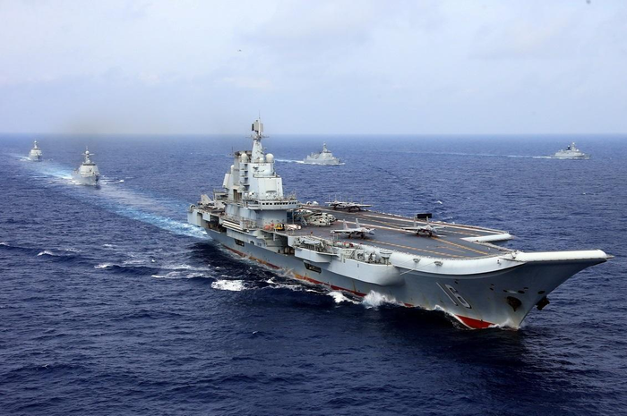 Memiliki kapal induk ialah syarat mutlak bagi China untuk menyaingi Armada US Navy di lautan yang terkenal tangguh dan kuat.