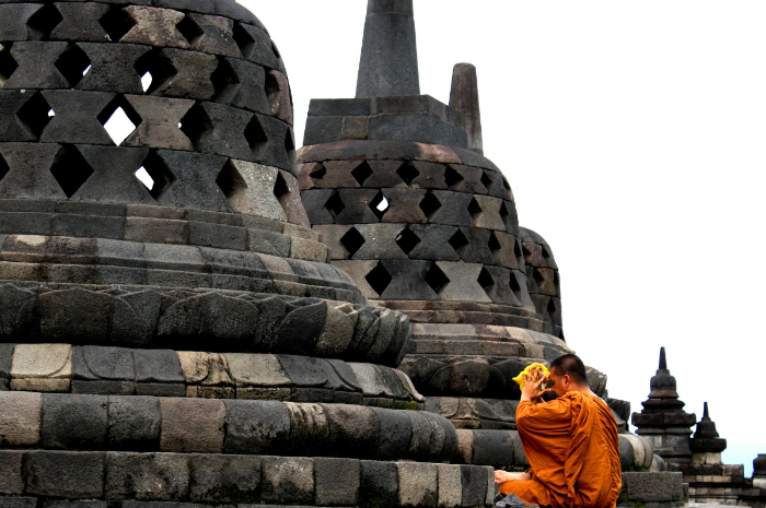 Hari Raya Waisak Umat Buddha