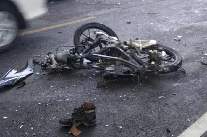 Suzuki Satria FU. Mesin dan bodi terlepas, knalpot gepeng 