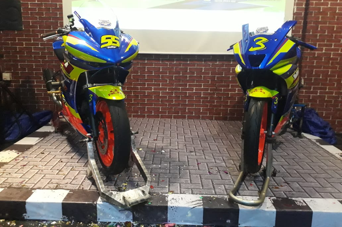 Dua motor milik YROI Batik Racing Team yang akan berlaga di gelaran Yamaha Sunday Race 2019