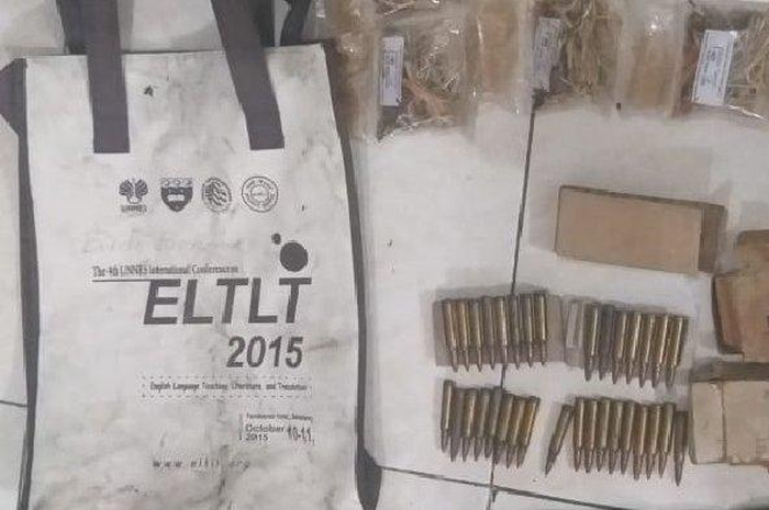 Tas isi amunisi menggegerkan Solo