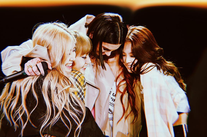Dua Lipa Sepanggung dengan Blackpink.