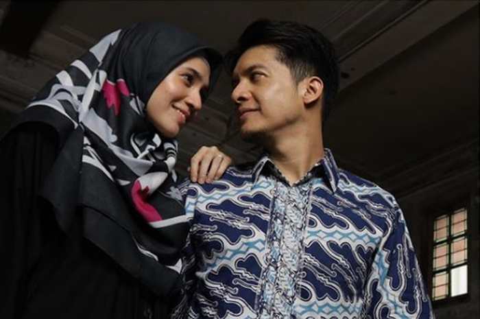 Dhini Aminarti dan Dimas Seto.