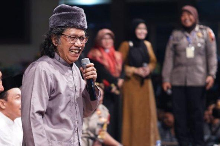Cak Nun (Foto: Twitter/kiaikanjeng)